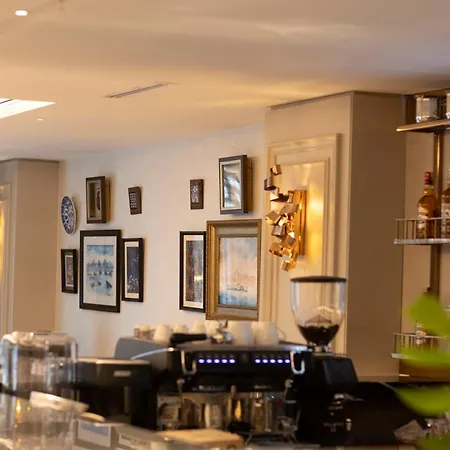 Grand Hilarium Hotel 4*