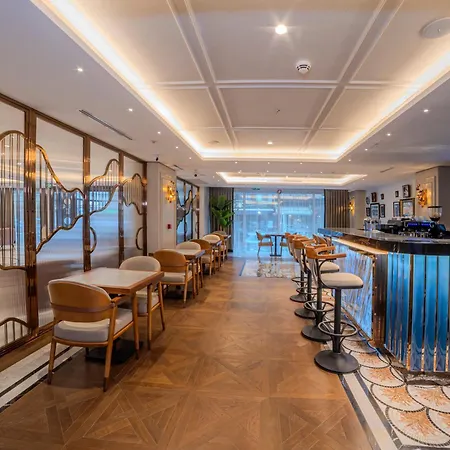 Grand Hilarium Hotel 4*