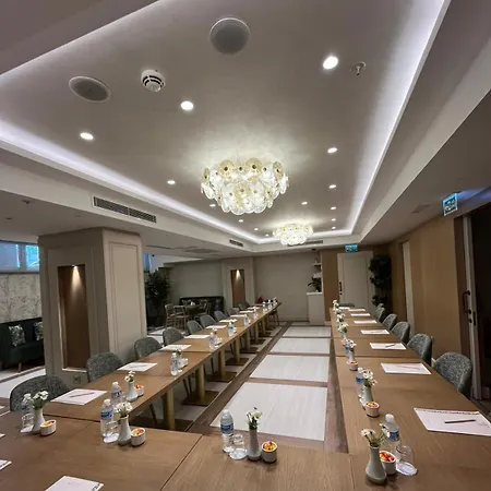 Hotel Grand Hilarium