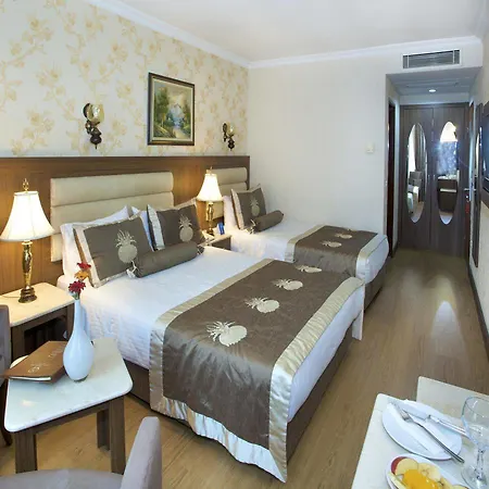 Hotel Grand Hilarium 4*