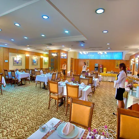 Hotel Grand Hilarium 4*