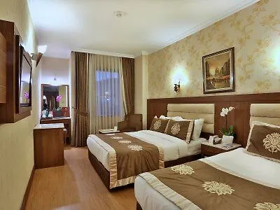 Grand Hilarium Hotel 4*
