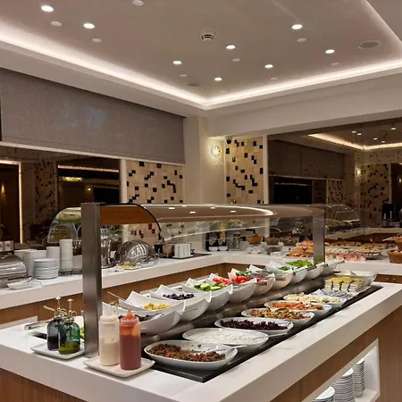 Grand Hilarium Hotel 4*
