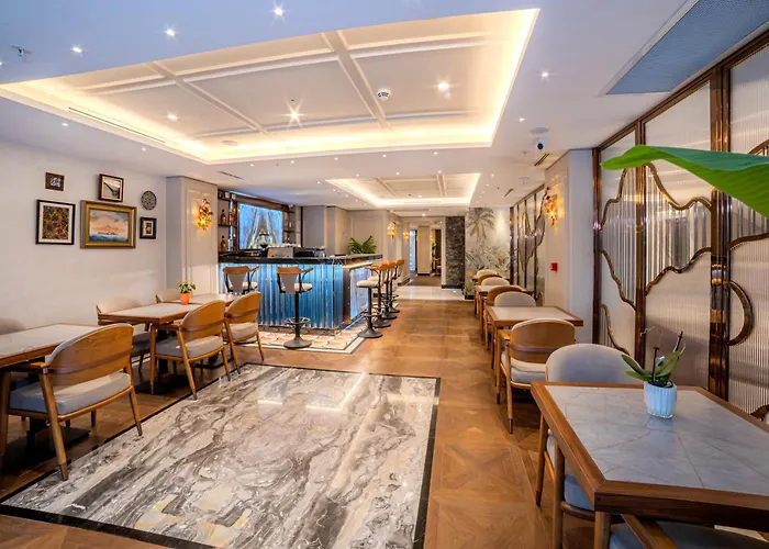 Отель Grand Hilarium