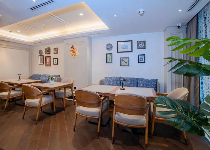 Отель Grand Hilarium