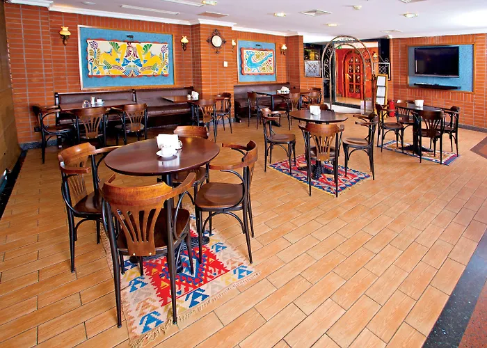 Grand Hilarium Отель